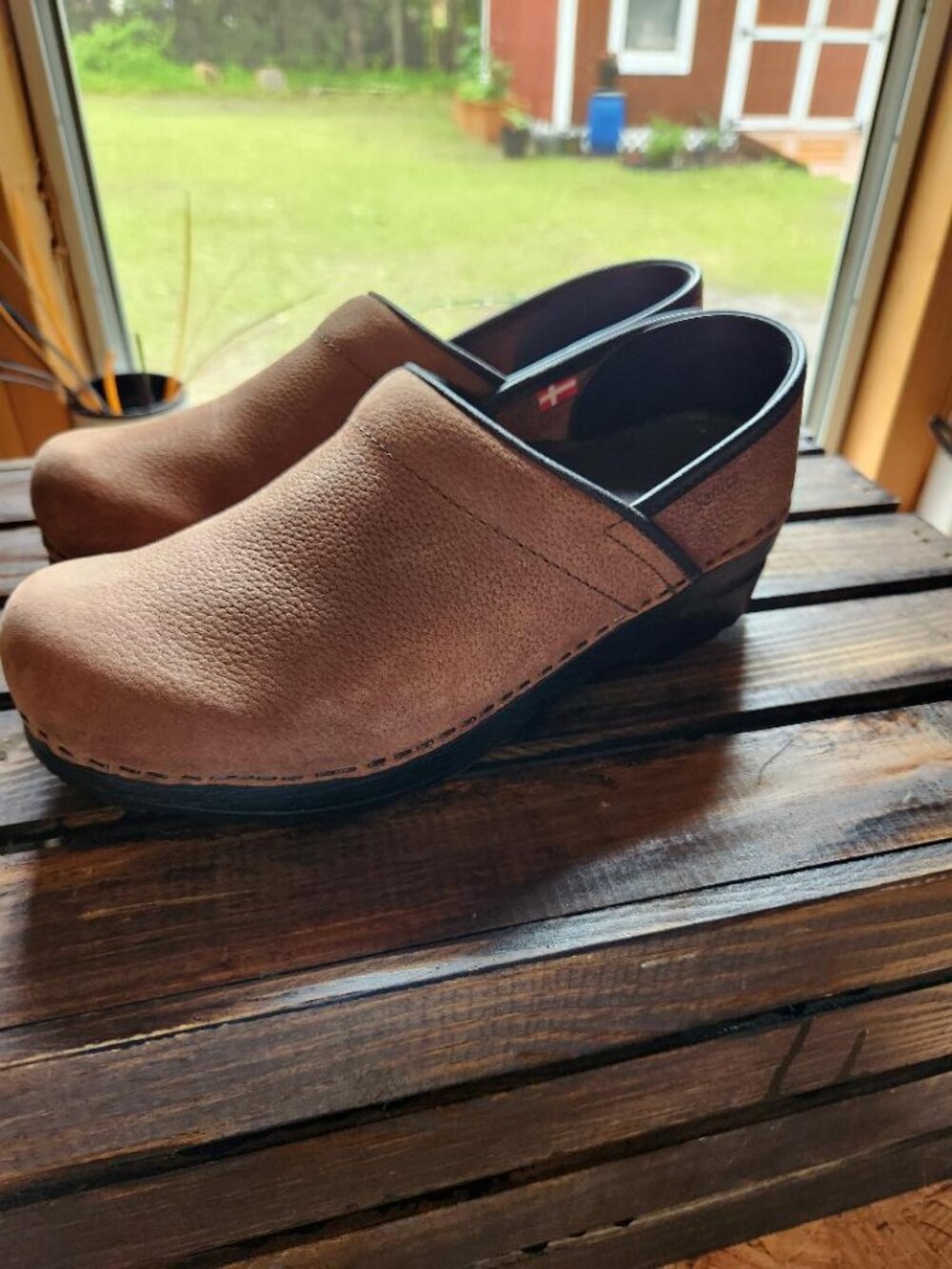 Sanita Pro Textured Oil Womens Clog in Antique Brown Sz 39 MSRP $140 - Picture 7 of 11